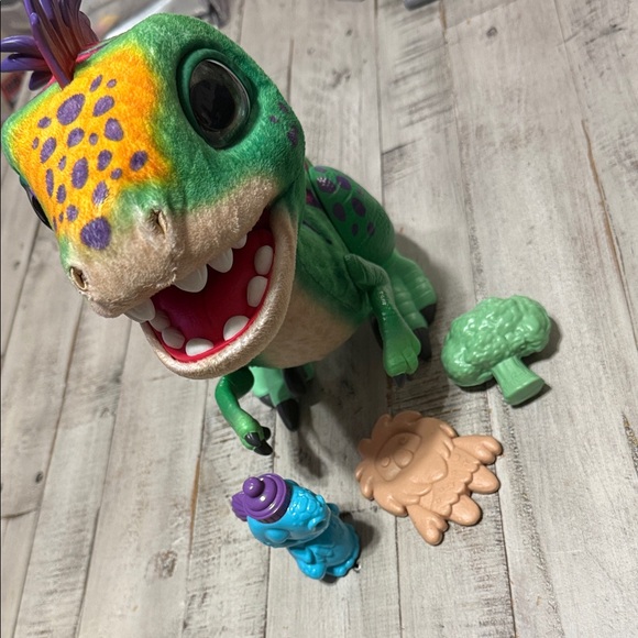 Fureal TREX with Accessories - Picture 4 of 5